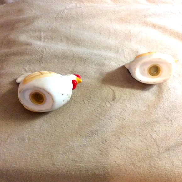 Porcelain Salt & Pepper shakers Vintage - Picture 5 of 9